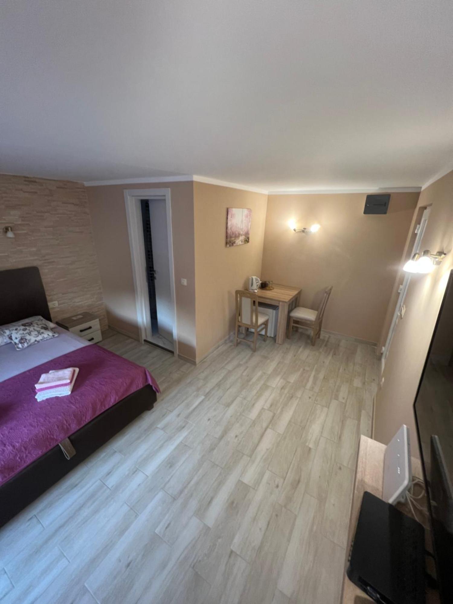 Studio Elena Tivat Ngoại thất bức ảnh